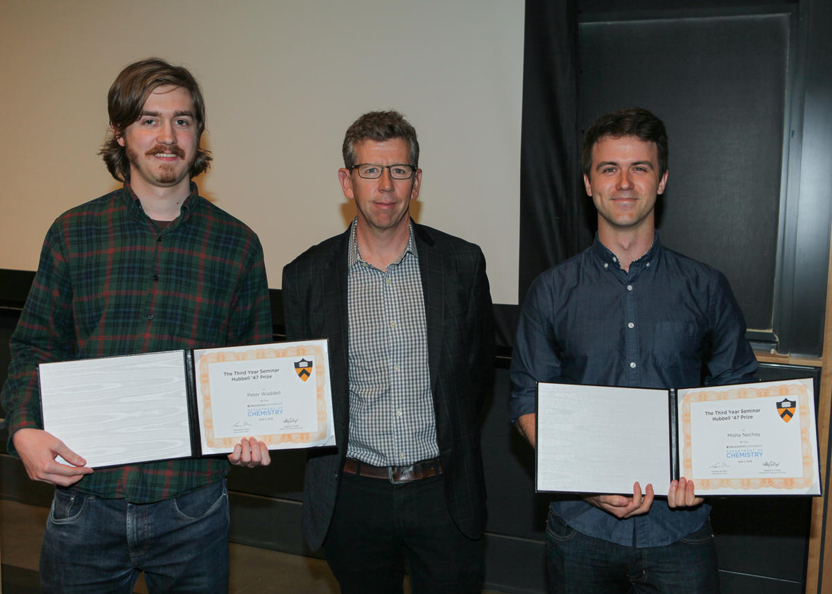 Tom Muir with Peter Waddell (Carrow lab) and Misha Nechay (Kleiner lab), recipients of The Third Year Seminar Hubbell ’47 Prize