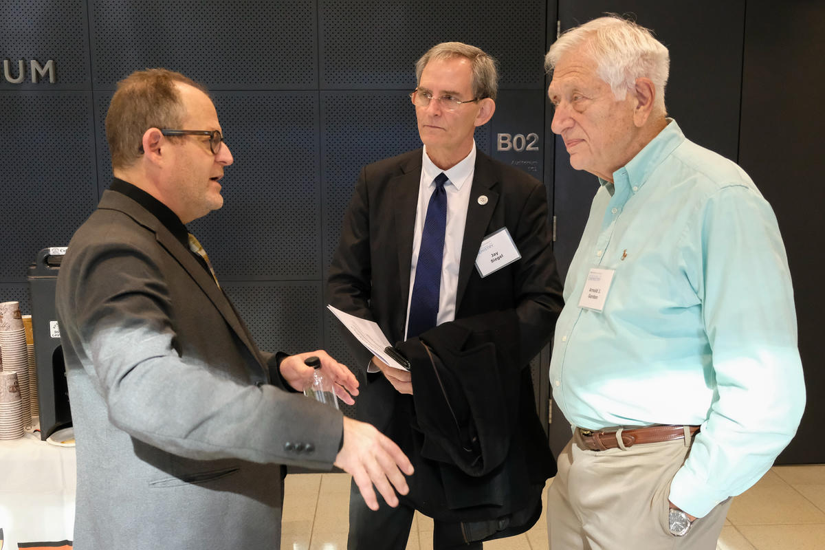 Bart Kahr talks with Jay Siegel and Arnold I. Gordon